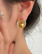 Old Money Pearl Stud Earrings
