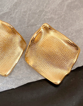 Vintage Diamond Texture Stud Earrings
