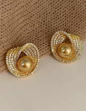 Old Money Pearl Stud Earrings