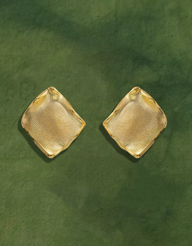 Vintage Diamond Texture Stud Earrings
