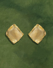 Vintage Diamond Texture Stud Earrings