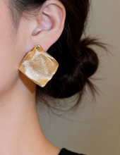 Vintage Diamond Texture Stud Earrings